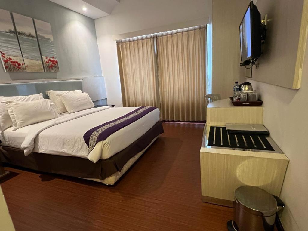 Ayla City Hotel Sorong Exterior foto